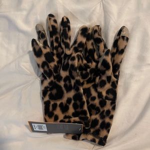 Old Navy Leopard gloves, brand new